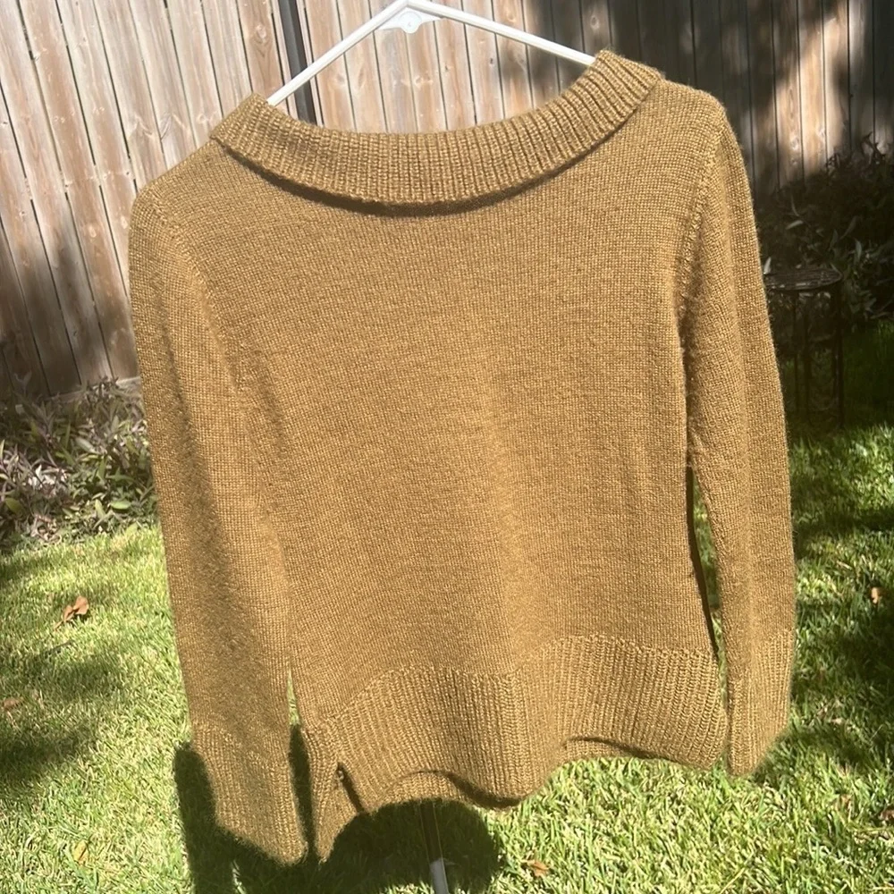 100% Alpaca Olive Green Crewneck Sweater